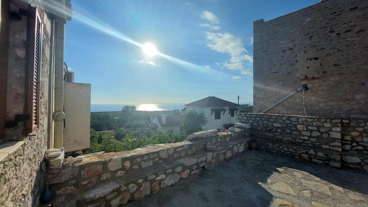 Melita Traditional Stone House * Pírgos Dhiroú